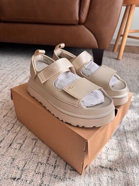 Ugg Goldenglow Sandals 8